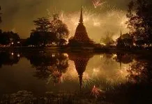 Festival della luce a Sukhothai - Foto di Leelaryonkul