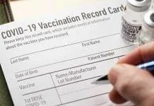 Vaccino, esenzione quarantena per turisti
